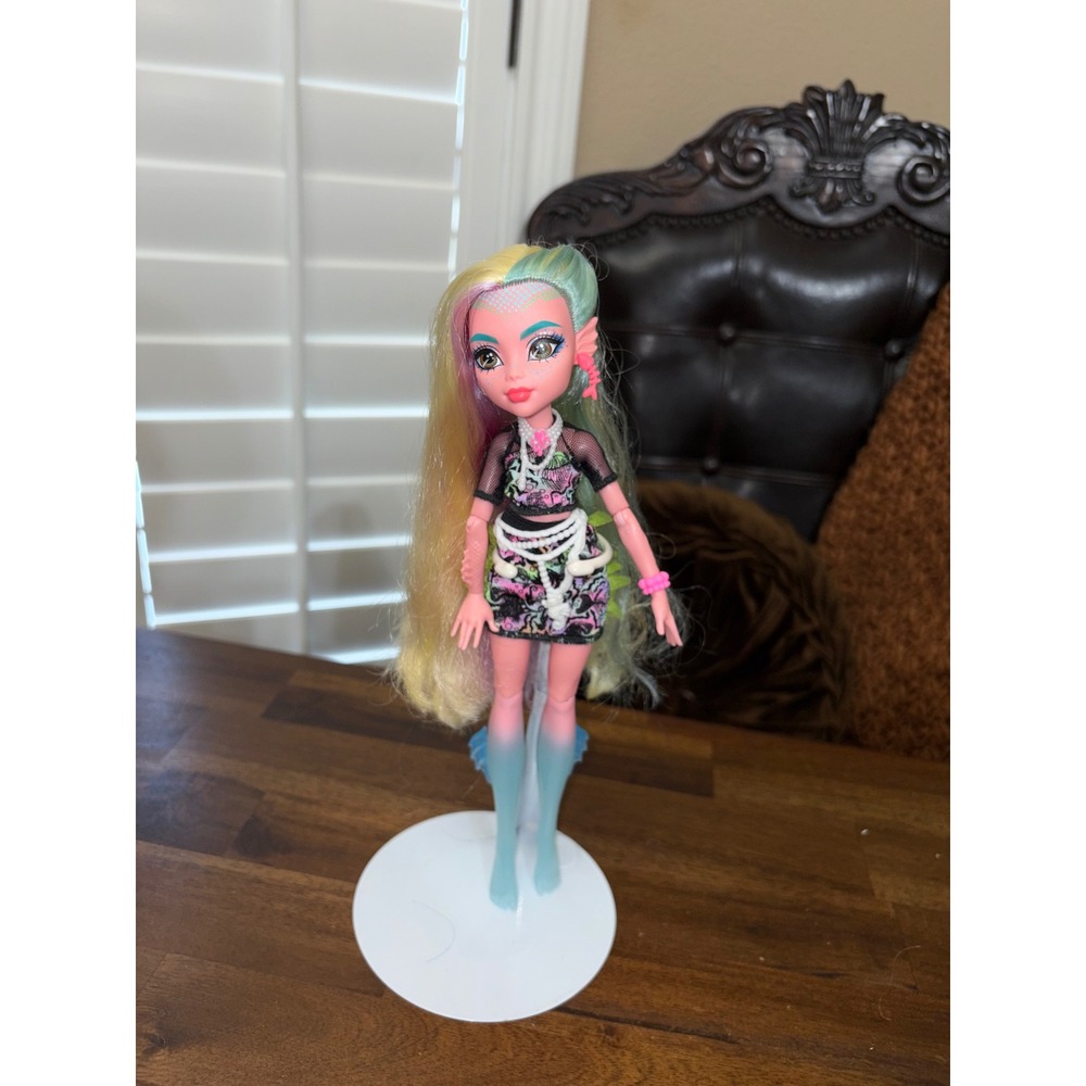 Monster High Lagoona Blue G3 Core Refresh Fashion Doll Multi Color Hair HNF75